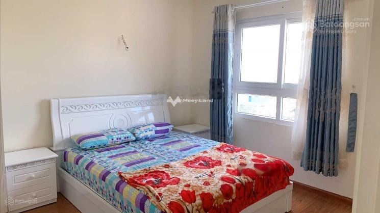 Trong căn hộ nhìn chung có tổng 2 phòng ngủ, cho thuê căn hộ mặt tiền tọa lạc ngay tại Phan Huy Ích, Phường 15, 2 WC vị trí siêu đẹp-01