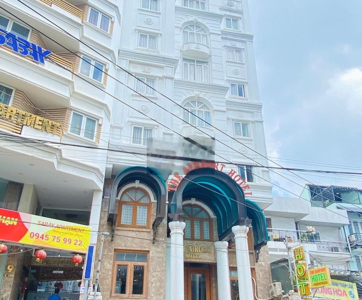 Mặt tiền Nguyễn Huệ, Quận 1, 5.8x23, 3 lầu, giá 120tr -gần Rex Hotel! -01