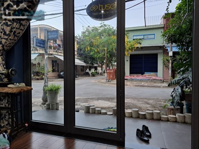 Với đường chính 5 m nằm ngay Nguyễn Duy, Cẩm Lệ bán nhà bán ngay với giá cạnh tranh 8.4 tỷ tổng quan ở trong nhà có 3 PN-01