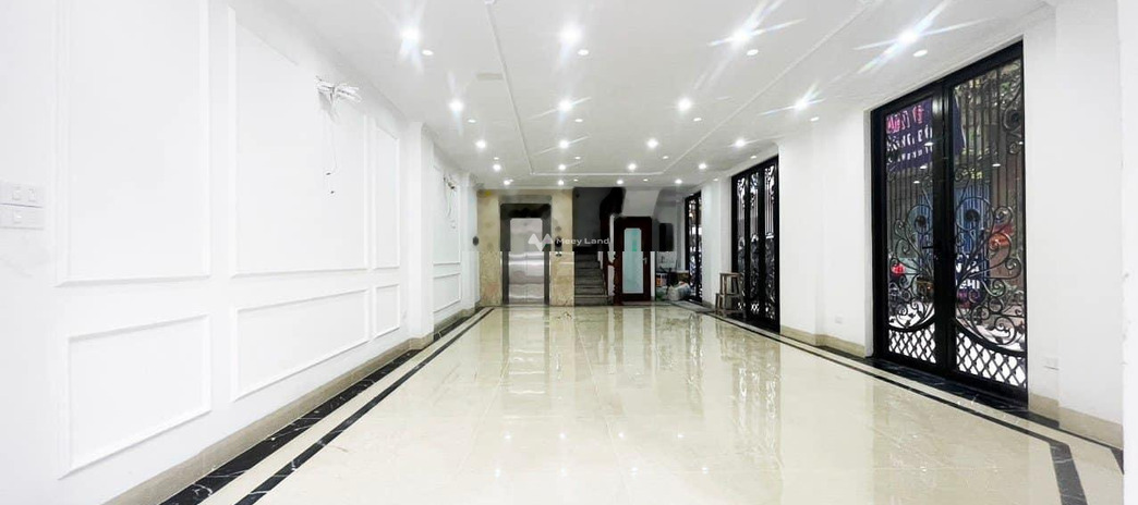 Tổng quan căn nhà này gồm 5 phòng ngủ bán nhà bán ngay với giá mua liền chỉ 28 tỷ có diện tích chung 81m2 mặt tiền tọa lạc gần Ngọc Khánh, Hà Nội