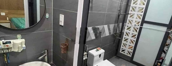 cho thuê nhà 3 tầng 3pn/4wc mặt tiền phan phu tiên -02