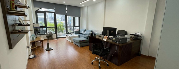 Có diện tích tổng là 90m2, cho thuê nhà ở vị trí mặt tiền nằm ngay Phường 2, Hồ Chí Minh, ngôi nhà bao gồm có 5 phòng ngủ, 6 WC khu vực tiềm năng-03