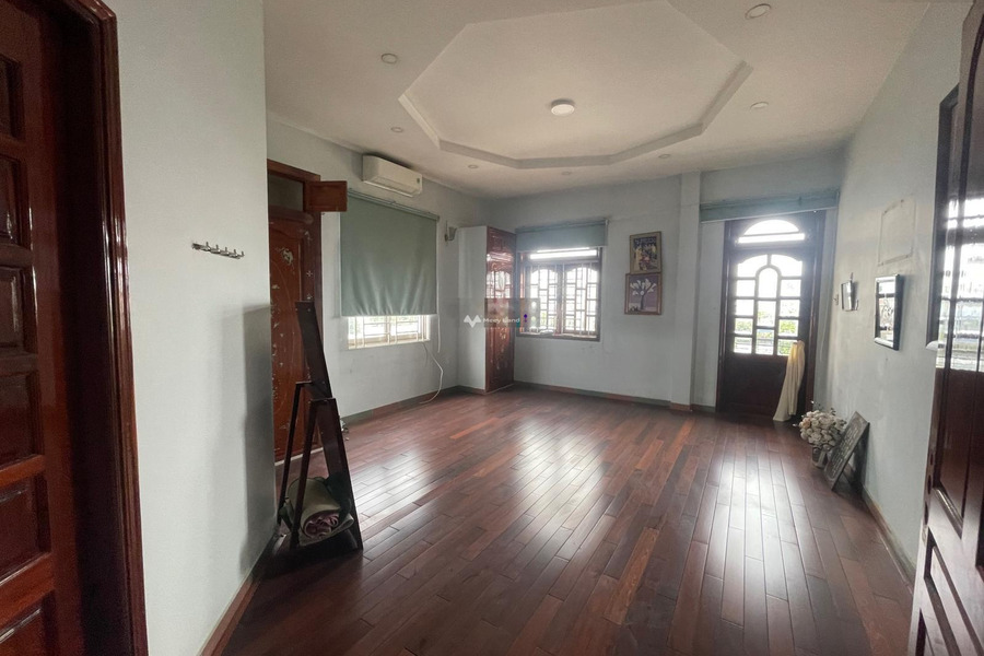 Cho thuê nhà Phía trong Phú Lợi, Thủ Dầu Một, giá thuê cực rẻ 60 triệu/tháng có diện tích chuẩn 400m2, trong nhà có tổng 6 phòng ngủ-01