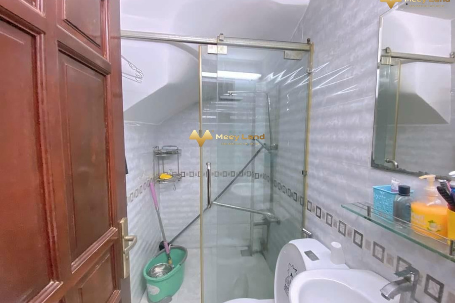 Trong nhìn tổng quan gồm 2 phòng ngủ, cho thuê nhà, giá siêu hữu nghị 7 triệu/tháng có diện tích khoảng 52m2 Bên trong Thủ Đức, Hồ Chí Minh-01