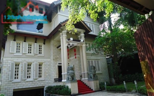 Với mặt ngõ ngang 1 m mặt tiền tọa lạc ở Phường 7, Hồ Chí Minh cho thuê nhà thuê ngay với giá tốt chỉ 55 triệu/tháng, căn này gồm có 6 phòng ngủ