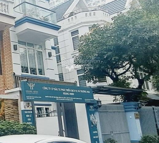 Giá bán cơ bản từ 31.5 tỷ bán biệt thự có một diện tích 174m2 vị trí thuận lợi tọa lạc tại Nguyễn Huy Tưởng, Nhân Chính, trong nhà có 6 PN