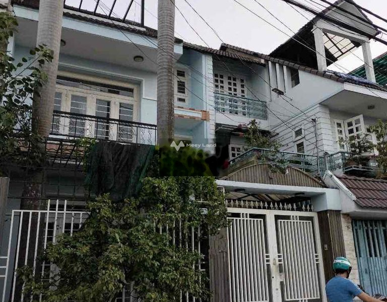 Cho thuê nhà mặt tiền tọa lạc tại Đông Hưng Thuận, Quận 12, thuê ngay với giá siêu rẻ từ 16 triệu/tháng với diện tích 105m2, căn này có 4 phòng ngủ-01