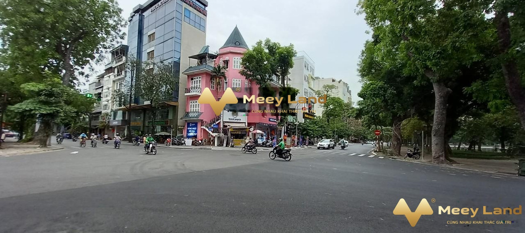 Cho thuê nhà diện tích 145m2 tại Tràng Tiền, Hà Nội, giá 222,61 triệu/tháng