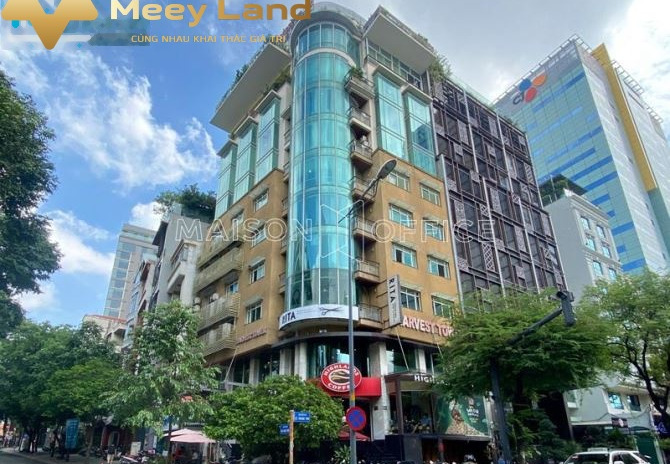 Giá bán giao động từ 180 tỷ bán nhà có diện tích chung 220m2 vị trí thuận lợi gần Quận 1, Hồ Chí Minh trong nhìn tổng quan gồm 60 phòng ngủ với lộ đi ...