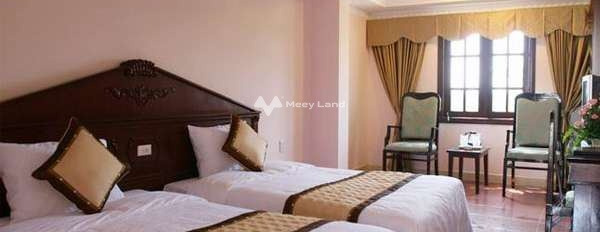Vị trí đặt vị trí nằm tại Sơn Trà, Đà Nẵng cần bán Khách sạn có diện tích tổng là 100m2, tổng quan có 25 phòng ngủ giao thông đông đúc-02
