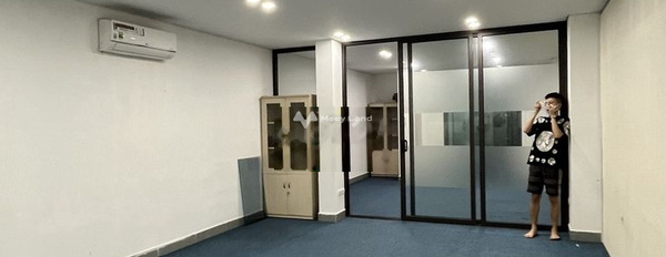 Cho thuê văn phòng 52 m2 tại Làng Việt Kiều Châu Âu, đã ngăn 2 phòng -03