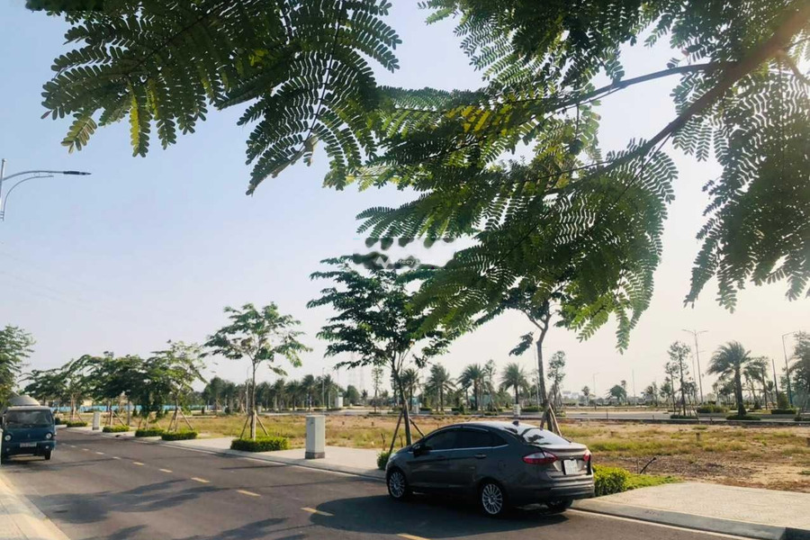 Vị trí mặt tiền tọa lạc ngay trên Nguyễn Hữu Trí, Bến Lức bán đất giá chính chủ 1.8 tỷ diện tích khoảng là 90m2-01