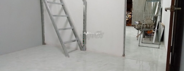 Nhà mặt tiền ngang 8m mới sơn sửa, 1 phòng ngủ , gần ngã 3 Tân Kim -03