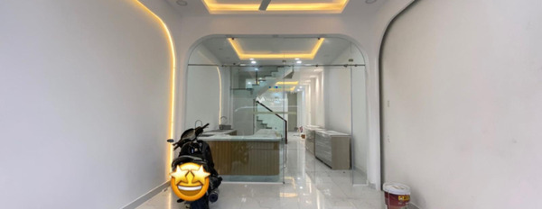 Khoảng 70m2 cho thuê cửa hàng vị trí phát triển Tân Bình, Hồ Chí Minh thuê ngay với giá đề xuất từ 14 triệu/tháng, 1 WC giá hợp lý-02