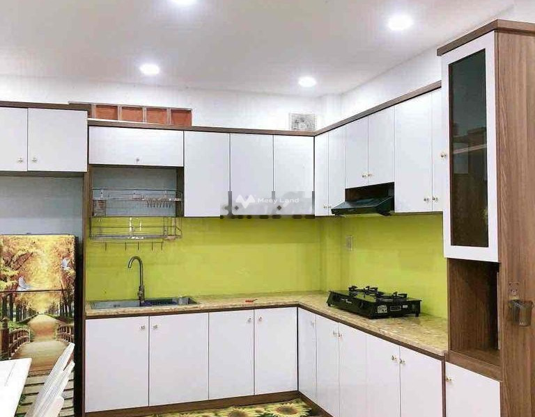 Bán nhà diện tích khoảng 50m2 vị trí đặt tọa lạc ngay trên Trần Nam Phú, Cần Thơ bán ngay với giá siêu tốt 3 tỷ trong nhà nhìn chung gồm có 2 PN, 3 WC-01