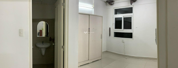 Căn hộ bao gồm có 2 phòng ngủ, cho thuê căn hộ vị trí đặt tọa lạc trên Thủ Đức, Hồ Chí Minh, 2 WC ở lâu dài-02