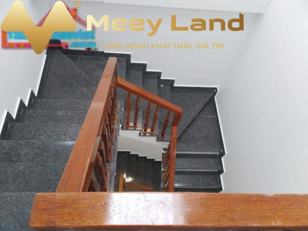 Cần lo tiền mặt bán nhà tọa lạc ngay trên Trường Chinh, Kiến An giá bán hữu nghị từ 2.35 tỷ diện tích rộng 70 m2 trong ngôi nhà này có 3 phòng ngủ lộ ...-01