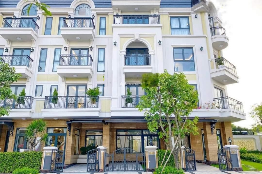 Tọa lạc ngay trên Quận 9, Hồ Chí Minh bán nhà bán ngay với giá gốc chỉ 18 tỷ căn này gồm có 4 PN-01