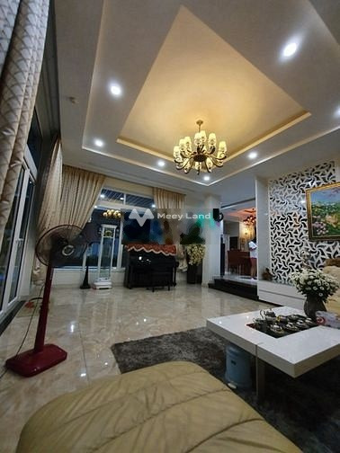 Trong nhà này thì gồm 4 PN, bán biệt thự, bán ngay với giá siêu ưu đãi 75 tỷ diện tích là 180m2 gần Tân Phong, Hồ Chí Minh-01