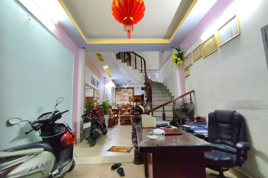 Trong nhà nhìn chung có 3 phòng ngủ, bán nhà ở có diện tích rộng 35m2 giá bán đặc biệt từ 4.55 tỷ vị trí thuận lợi tọa lạc ở Mộ Lao, Hà Nội-01