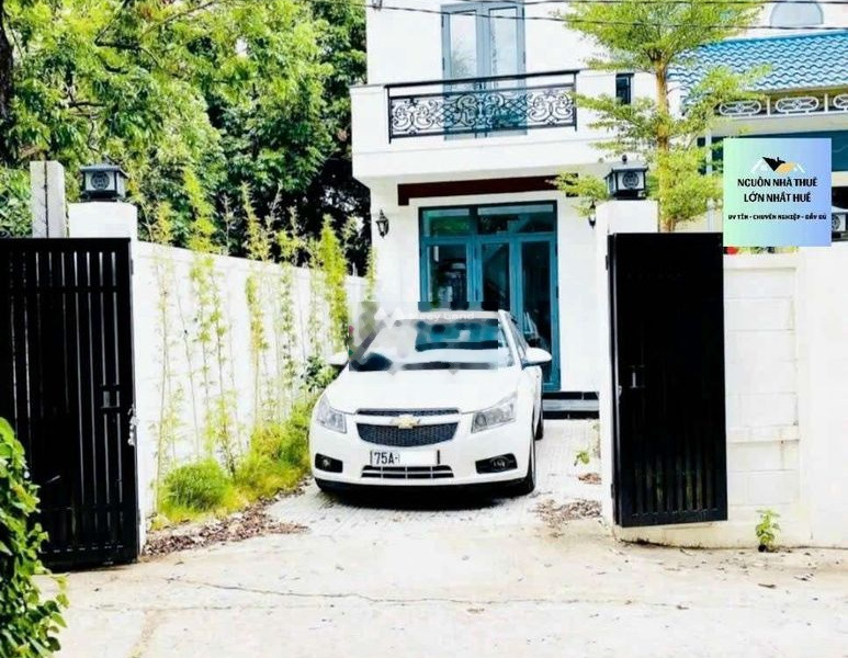 Thủy Xuân, Thừa Thiên Huế, cho thuê nhà, thuê ngay với giá từ 6 triệu/tháng với diện tích là 200m2, căn nhà gồm 3 PN bãi đậu xe rộng-01