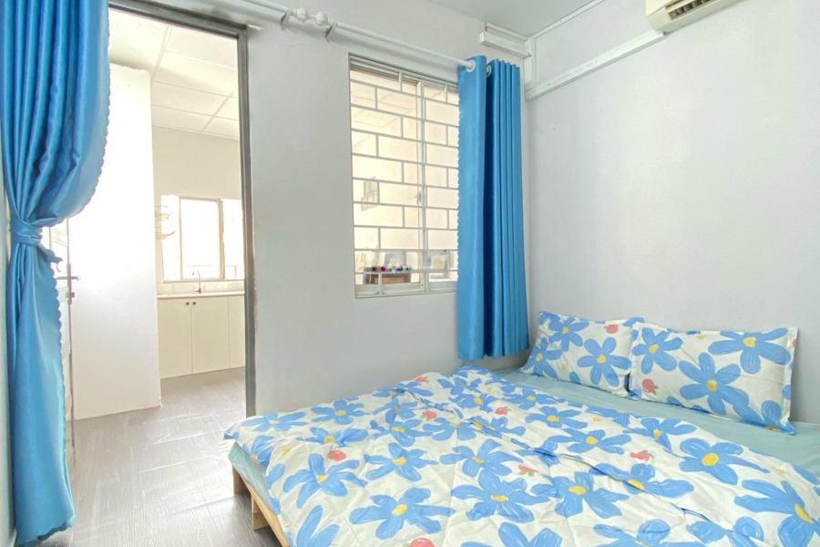 Cho thuê phòng trọ mặt tiền tọa lạc ở Quận 3, Hồ Chí Minh, tổng quan ở trong nhà 1 phòng ngủ, 1 WC khu vực tiềm năng-01