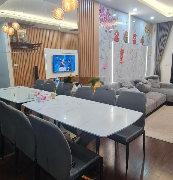 Hướng Tây - Nam, bán chung cư vị trí đặt tọa lạc gần Hoàng Mai, Hà Nội, căn hộ bao gồm có 3 phòng ngủ, 2 WC vui lòng liên hệ để xem trực tiếp-01