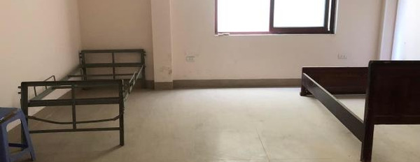 Diện tích 70m2 bán nhà ở vị trí đặt tọa lạc ngay ở Xuân La, Xuân La nhà tổng quan gồm có 4 phòng ngủ liên hệ chính chủ.-03