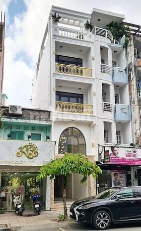 Giá bán 27.5 tỷ bán nhà có diện tích chính 72m2 nằm tại Phường 4, Hồ Chí Minh trong ngôi nhà này gồm 6 PN, 5 WC vị trí siêu đẹp