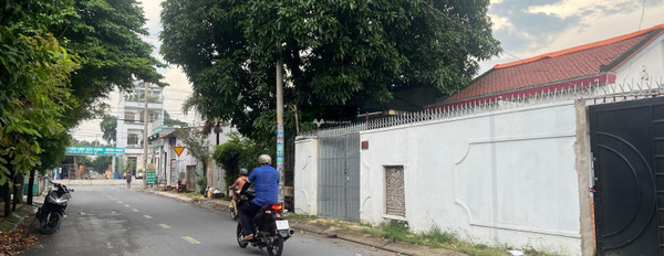 Diện tích 200m2 bán nhà ở vị trí mặt tiền tại Đặng Thúc Vịnh, Hồ Chí Minh căn nhà này 3 PN liên hệ ngay để được tư vấn-03