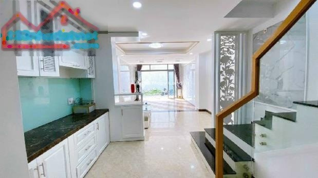 Nhà có 5 phòng ngủ bán nhà ở diện tích khoảng 60m2 bán ngay với giá khoảng từ 9.9 tỷ vị trí đặt tại Bình Thuận, Quận 7, với lộ thông ngang 10 mét-01