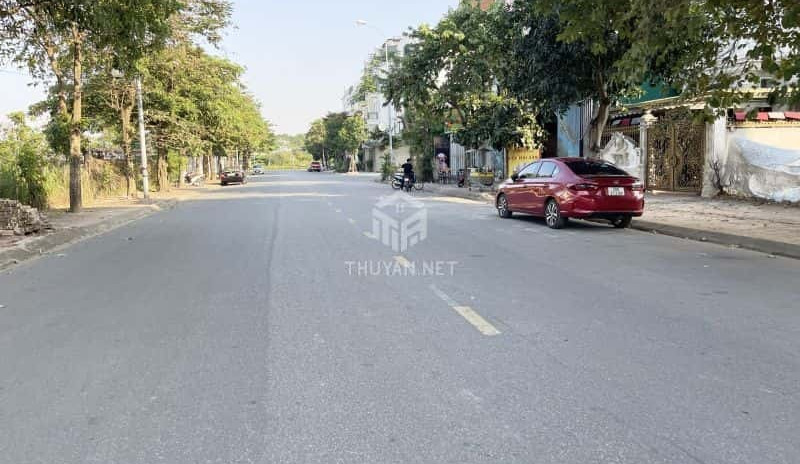 Bán đất mặt phố Nguyễn Khiêm Ích - 140m2, mặt tiền 7m, đường 22m - View UBND Quận