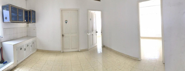 Hướng Đông - Nam, cho thuê chung cư vị trí đẹp tại Tân Bình, Hồ Chí Minh, trong căn hộ tổng quan bao gồm 3 PN, 2 WC cảm ơn bạn đã đọc tin-02