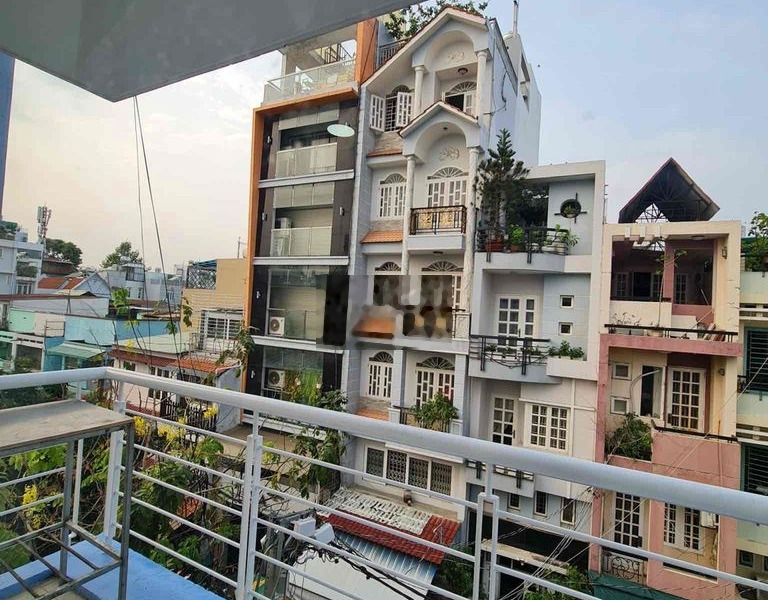 Căn hộ balcon/ cửa sổ thoáng DT 35M2 gần Ngã Tư Phú Nhuận - Thang máy -01