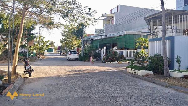 Cần bán lô đất ven biển gần đường Nguyễn Thị Minh Khai