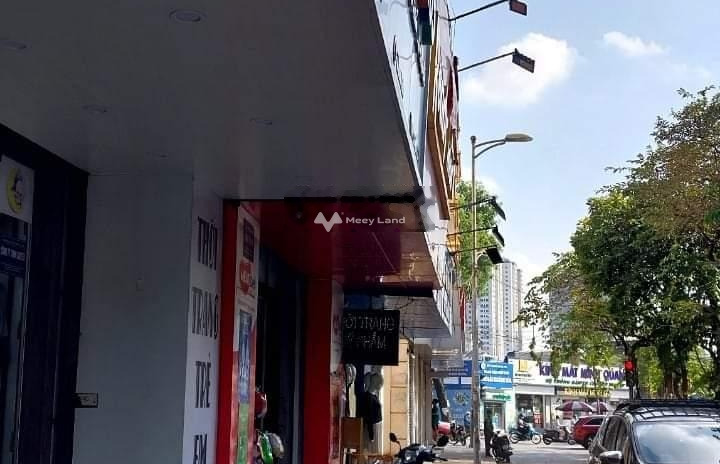 Nhà có 5 PN bán nhà bán ngay với giá đề cử 15 tỷ diện tích 70m2 vị trí thuận lợi nằm ở Hoàng Mai, Hà Nội