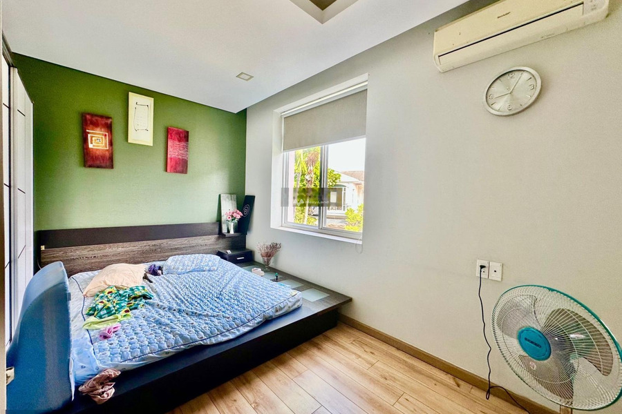 3 phòng ngủ, bán biệt thự với diện tích rộng 126m2 bán ngay với giá thị trường 27 tỷ mặt tiền tọa lạc trên Tân Phong, Quận 7, hướng Nam-01