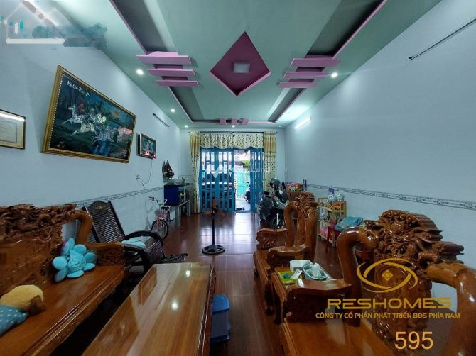 Diện tích 90m2 bán nhà ở vị trí mặt tiền tọa lạc ngay Tân Phong, Biên Hòa hướng Đông tổng quan gồm 4 PN với ngõ đi 8 mét cảm ơn đã xem tin-01