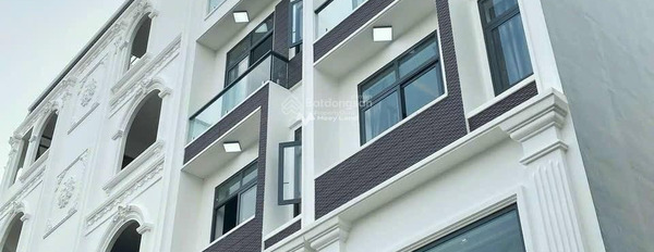 Diện tích thực khoảng 56m2, cho thuê nhà ở vị trí ngay Lê Văn Quới, Hồ Chí Minh, nhà này bao gồm 4 PN, 5 WC giá tốt-03
