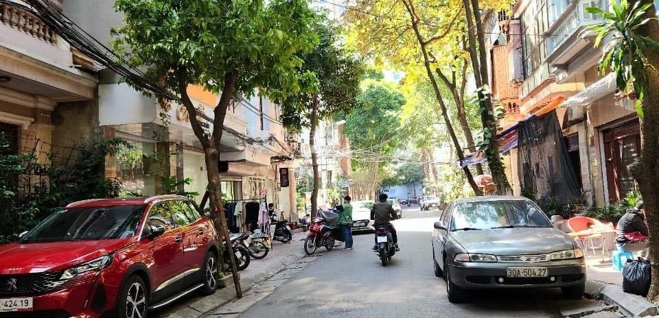 Bán nhà mặt tiền tọa lạc tại Nguyễn Chánh, Hà Nội bán ngay với giá rẻ chỉ 23 tỷ diện tích gồm 95m2