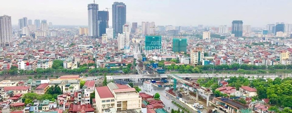 Giá vô cùng tốt, bán chung cư mặt tiền tọa lạc gần Đê La Thành, Hà Nội tổng diện tích là 107m2-03