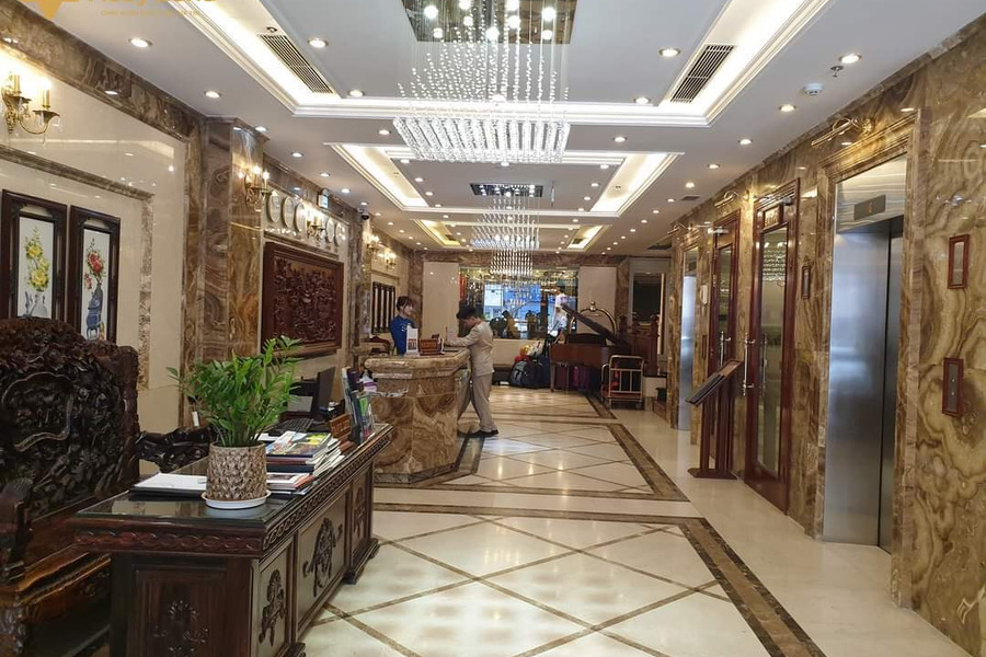 Bán khách sạn phố cổ Hoàn Kiếm 90 phòng, doanh thu 3,5 tỷ/tháng-01