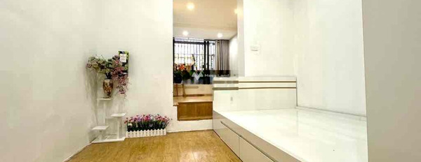 Trong căn hộ này 2 phòng ngủ, bán chung cư vị trí mặt tiền tọa lạc ở Quỳnh Mai, Hà Nội, tổng quan trong căn hộ có 2 phòng ngủ, 1 WC giá mềm sinh viên-02