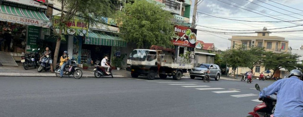 Ở tại Vũng Tàu, Bà Rịa-Vũng Tàu, bán nhà, bán ngay với giá khoảng 12 tỷ có diện tích chính 164m2, căn này có 3 PN cảm ơn bạn đã đọc tin-03