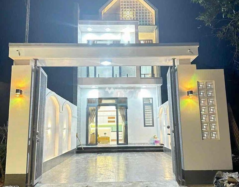Bán nhà vị trí thuận lợi tọa lạc tại Nguyễn Thị Minh Khai, Bình Dương giá bán 3.99 tỷ có diện tích 100m2 trong căn này gồm có 3 phòng ngủ-01