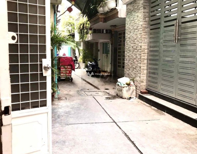 Cho thuê nhà với diện tích 29m2 mặt tiền tọa lạc gần Hoàng Văn Thụ, Phường 4 thuê ngay với giá bất ngờ từ 11 triệu/tháng, trong nhà này gồm 3 PN, 2 WC-01