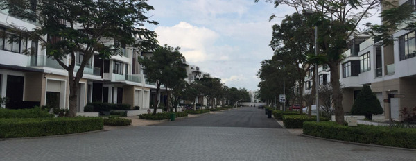 Bán biệt thự, bán ngay với giá công khai chỉ 23 tỷ có diện tích là 166.25m2 vị trí mặt tiền tọa lạc ngay Quận 9, Hồ Chí Minh-03