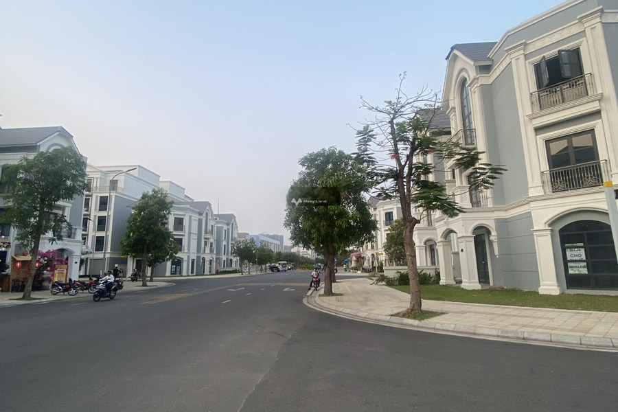 3 PN, bán biệt thự diện tích chính là 400m2 giá bán chốt nhanh chỉ 65 tỷ vị trí đặt tọa lạc gần Quận 9, Hồ Chí Minh-01