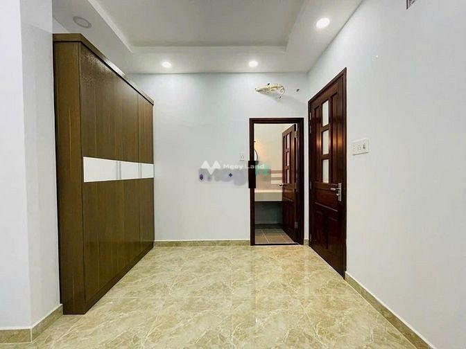 Bán nhà có diện tích chung 70m2 vị trí mặt tiền ngay ở Đường Số 23, Quận 2 bán ngay với giá bất ngờ 6.9 tỷ ngôi nhà này có 4 phòng ngủ, 5 WC-01