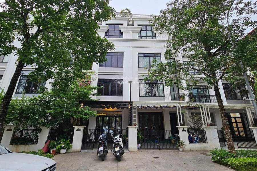 Nhà có tổng 6 PN, bán biệt thự, bán ngay với giá khởi điểm 35 tỷ diện tích khoảng 107m2 ngay ở Hàm Nghi, Hà Nội-01